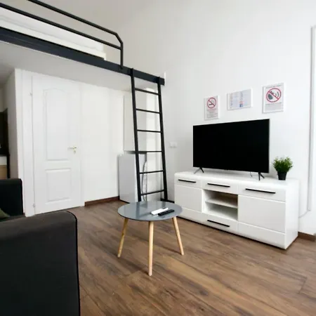 Standard By Hi5- Bajcsy 63 Budapest